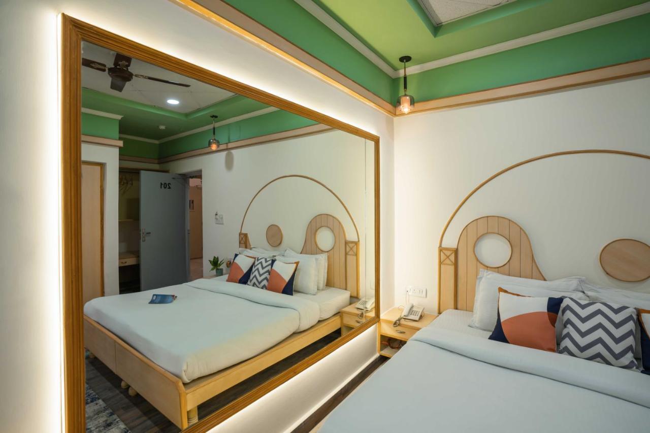 Хостел Zostel Delhi Нью-Делі Екстер'єр фото